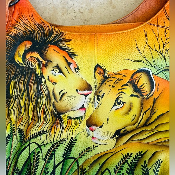 Rare Anuschka Lion In Love Hand Painted Leather Shoulder Bag With Extra Bags - Picture 3 of 7
